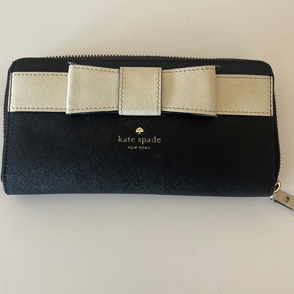 Black Kate Spade Wallet